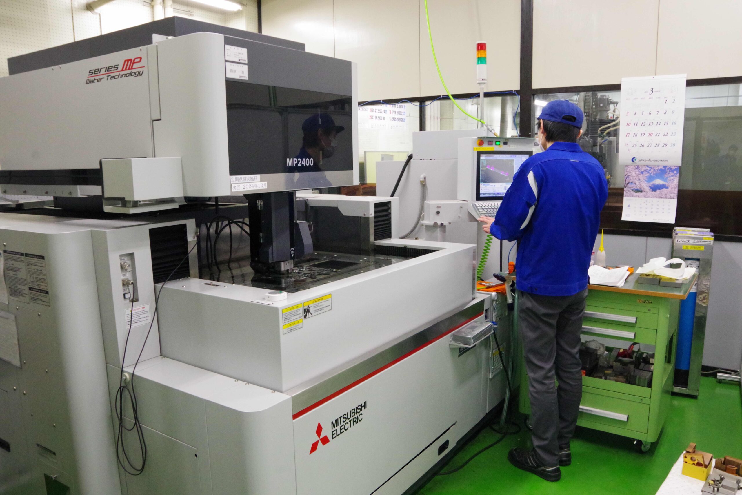 山岡製作所 精密プレス加工を柱に、ミクロンレベルの要求に対応 | 金型